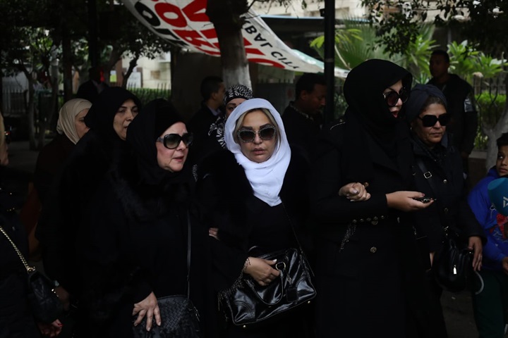 بالصور.. تشيع جثمان الفنانه ماجده الصباحي من مسجد مصطفى محمود بالصور.. تشيع جثمان الفنانه ماجده الصباحي من مسجد مصطفى محمود