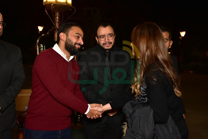 بالصور.. وصول خالد جلال وميريت الحريري ومحمدعز لتقديم العزاء في والدة حسام داغر بالصور.. وصول خالد جلال وميريت الحريري ومحمدعز لتقديم العزاء في والدة حسام داغر