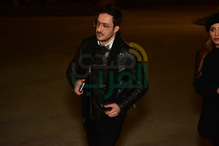 بالصور.. وصول خالد جلال وميريت الحريري ومحمدعز لتقديم العزاء في والدة حسام داغر بالصور.. وصول خالد جلال وميريت الحريري ومحمدعز لتقديم العزاء في والدة حسام داغر
