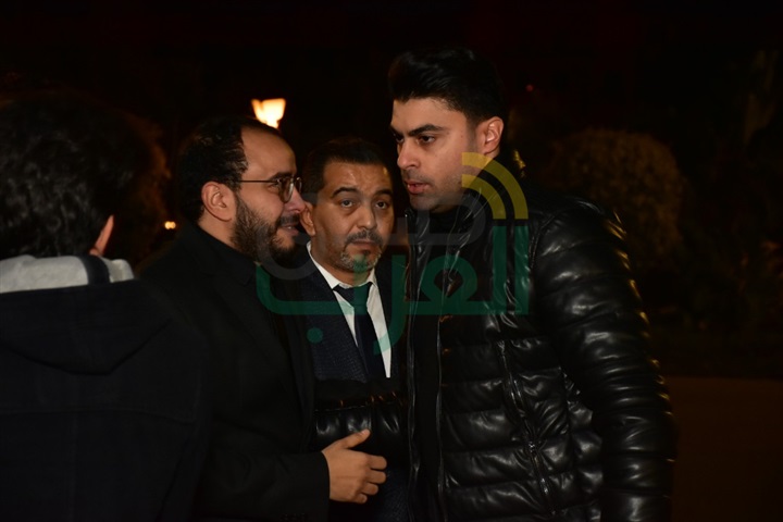 بالصور.. وصول خالد جلال وميريت الحريري ومحمدعز لتقديم العزاء في والدة حسام داغر بالصور.. وصول خالد جلال وميريت الحريري ومحمدعز لتقديم العزاء في والدة حسام داغر