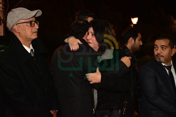 بالصور.. وصول خالد جلال وميريت الحريري ومحمدعز لتقديم العزاء في والدة حسام داغر بالصور.. وصول خالد جلال وميريت الحريري ومحمدعز لتقديم العزاء في والدة حسام داغر