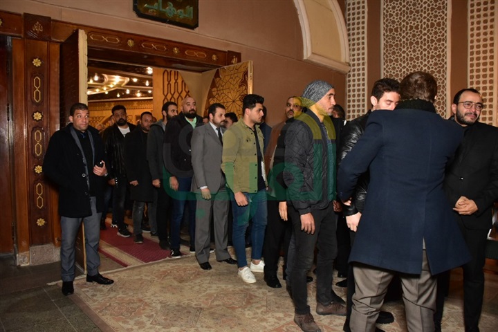 بالصور.. وصول خالد جلال وميريت الحريري ومحمدعز لتقديم العزاء في والدة حسام داغر بالصور.. وصول خالد جلال وميريت الحريري ومحمدعز لتقديم العزاء في والدة حسام داغر