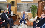  محافظ أسوان يلتقى رئيس هيئة التنمية الصناعية ورؤساء غرف الصناعات 