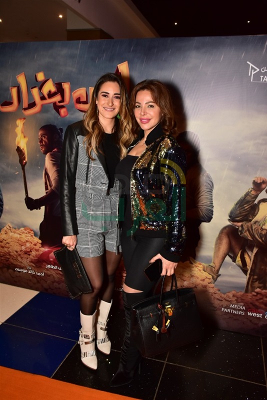 بالصور.. محمد إمام وأمينه خليل ونجوم الفن في العرض الخاص لفيلم لص بغداد بالصور.. محمد إمام وأمينه خليل ونجوم الفن في العرض الخاص لفيلم لص بغداد