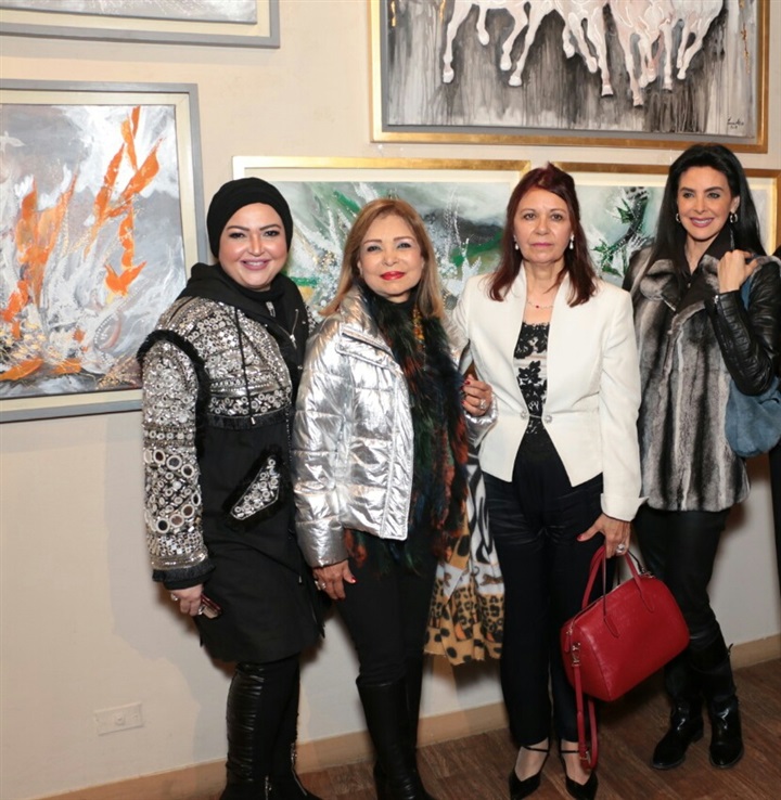 بالصور.. وزيرة الأستثمار تفتتح معرض ألوان لمجموعه الفنانين التشكلين بالصور.. وزيرة الأستثمار تفتتح معرض ألوان لمجموعه الفنانين التشكلين