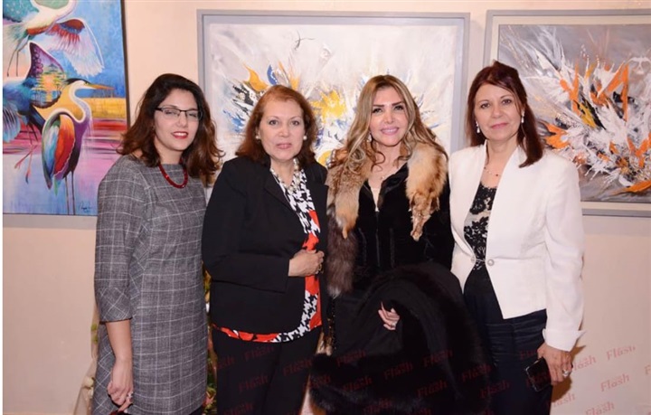 بالصور.. وزيرة الأستثمار تفتتح معرض ألوان لمجموعه الفنانين التشكلين بالصور.. وزيرة الأستثمار تفتتح معرض ألوان لمجموعه الفنانين التشكلين