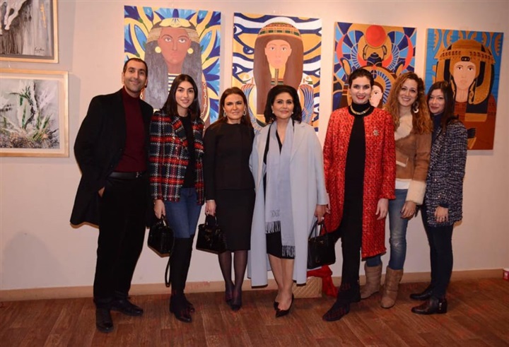 بالصور.. وزيرة الأستثمار تفتتح معرض ألوان لمجموعه الفنانين التشكلين بالصور.. وزيرة الأستثمار تفتتح معرض ألوان لمجموعه الفنانين التشكلين