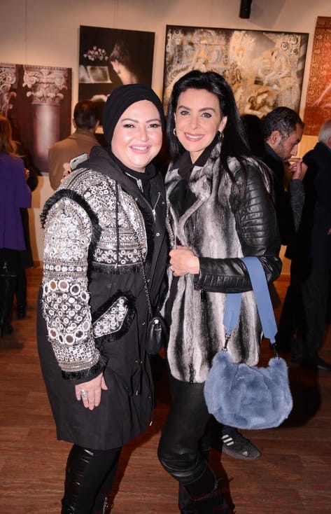 بالصور.. وزيرة الأستثمار تفتتح معرض ألوان لمجموعه الفنانين التشكلين بالصور.. وزيرة الأستثمار تفتتح معرض ألوان لمجموعه الفنانين التشكلين