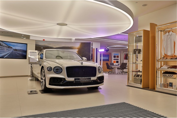 Bentley Emirates تفتتح صالة عرض جديدة في قلب العاصمة الإماراتية أبوظبي Bentley Emirates تفتتح صالة عرض جديدة في قلب العاصمة الإماراتية أبوظبي