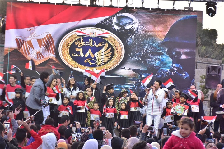 بالصور.. مصطفى كامل يحيي احتفالية أعياد الشرطة بالأغاني الوطنية برعاية تيسير مطر بالصور.. مصطفى كامل يحيي احتفالية أعياد الشرطة بالأغاني الوطنية برعاية تيسير مطر