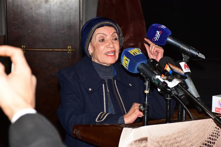 بالصور.. محمود حميدة وصناع مهرجان الأقصر يحتفلون بذكرى ميلاد يوسف شاهين بالصور.. محمود حميدة وصناع مهرجان الأقصر يحتفلون بذكرى ميلاد يوسف شاهين