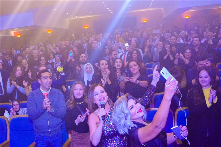 بالصور.. كارول سماحة تشعل مسرح أوبرا جامعة مصر للعلوم والتكنولوجيا طرباواستعراضا بالصور.. كارول سماحة تشعل مسرح أوبرا جامعة مصر للعلوم والتكنولوجيا طرباواستعراضا