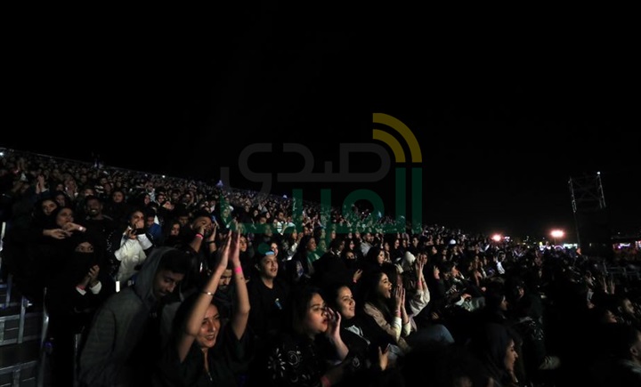 بالصور.. تامر عاشور يتألق في أولى حفلاته بجدة بالصور.. تامر عاشور يتألق في أولى حفلاته بجدة