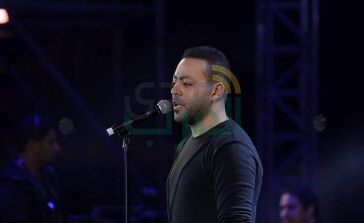بالصور.. تامر عاشور يتألق في أولى حفلاته بجدة بالصور.. تامر عاشور يتألق في أولى حفلاته بجدة