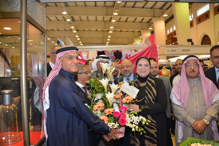 وزيرة التجارة تفتتح الجناح المصري بمعرض الخريف الدولي بالبحرين وزيرة التجارة تفتتح الجناح المصري بمعرض الخريف الدولي بالبحرين