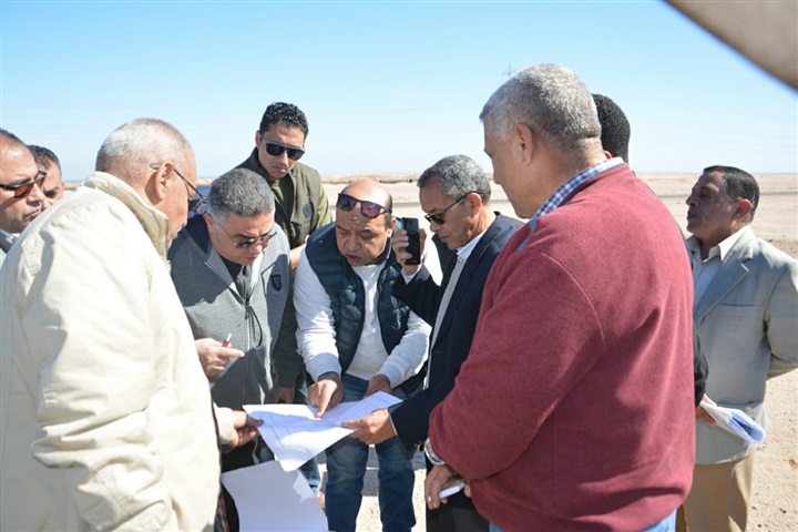 محافظ البحر الأحمر يتفقد الغابة الشجرية الجديدة بالغردقة ويوجه بسرعة الإنتهاء من المشروع 
