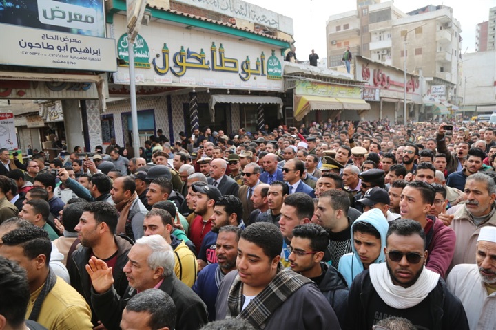 بالصور.. جنازة «شهيد دسوق» تتحول لمظاهرة ضد الإرهاب بكفر الشيخ