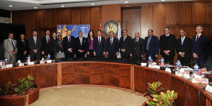 شركة إكسون موبيل تحتفل بتوقيع اتفاقيتين بحريتين للبحث والتنقيب عن الغاز الطبيعي في مصر بالبحر الأبيض المتوسط