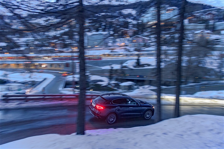 "مازيراتي" تعرض لأول مرة سيارة "ليڤانتي" من سلسلة "رويال" الخاصة في بطولة "كأس العالم للبولو على الجليد في سانت موريتز"
