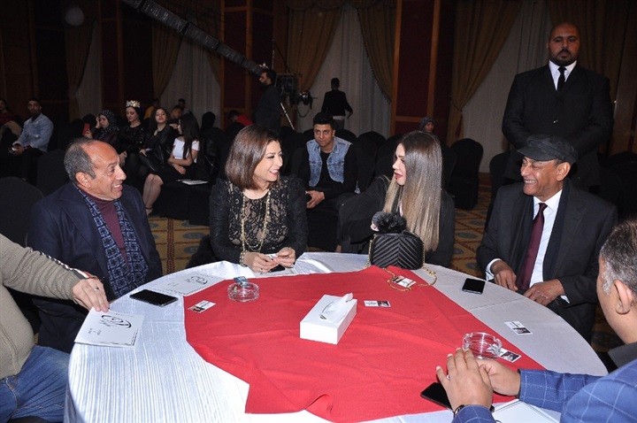 بالصور .. تكريم نجوم الفن بمهرجان أزياء أكتوبر بالصور .. تكريم نجوم الفن بمهرجان أزياء أكتوبر