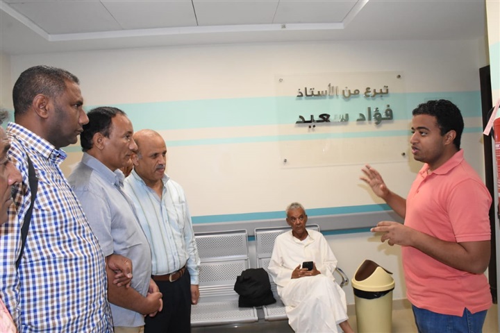 قيادات مركز النيل للإعلام بالأقصر والهيئة العامة للإستعلامات في زيارة لدعم مرضي السرطان بمستشفي شفاء الأورمان بالأقصر