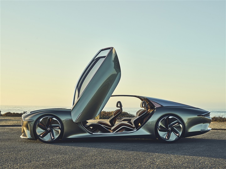 Bentley EXP 100 GT تحصل على لقب "أجمل سيارة نموذجية للعام" بالمهرجان الدولي للسيارات في فرنسا Bentley EXP 100 GT تحصل على لقب "أجمل سيارة نموذجية للعام" بالمهرجان الدولي للسيارات في فرنسا