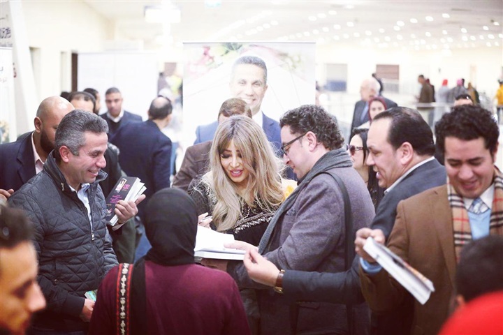 بالصور.. إيمان ابوطالب تحتفل بتوقيع كتاب "ملفات مفتوحة" بالصور.. إيمان ابوطالب تحتفل بتوقيع كتاب "ملفات مفتوحة"