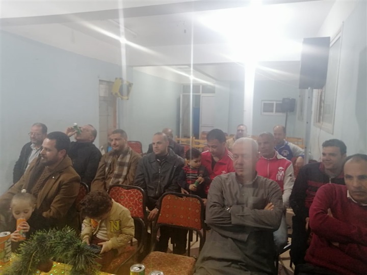بالصور.. "الحمراوي" بكفر الشيخ تكرم مدير إدارة شباب قلين لإحالته للتقاعد