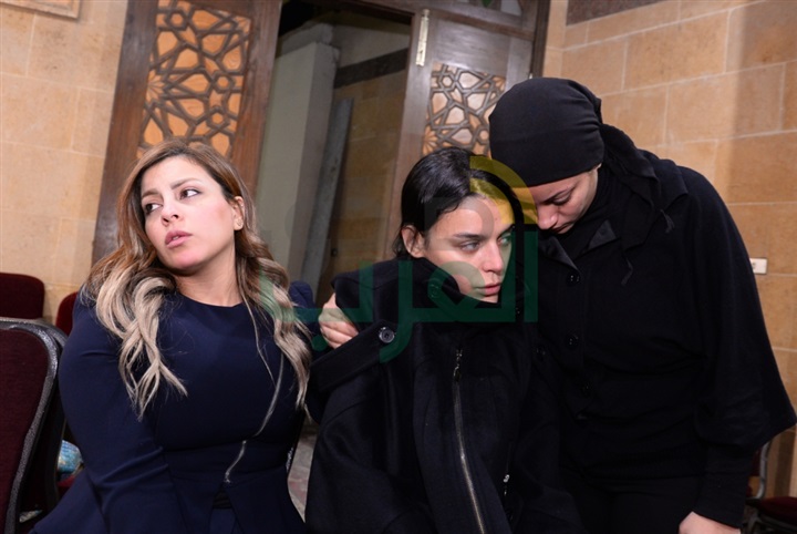بالصور.. عزاء والدة الفنانة هبه السيسى حضور نجوم الفن بالصور.. عزاء والدة الفنانة هبه السيسى حضور نجوم الفن