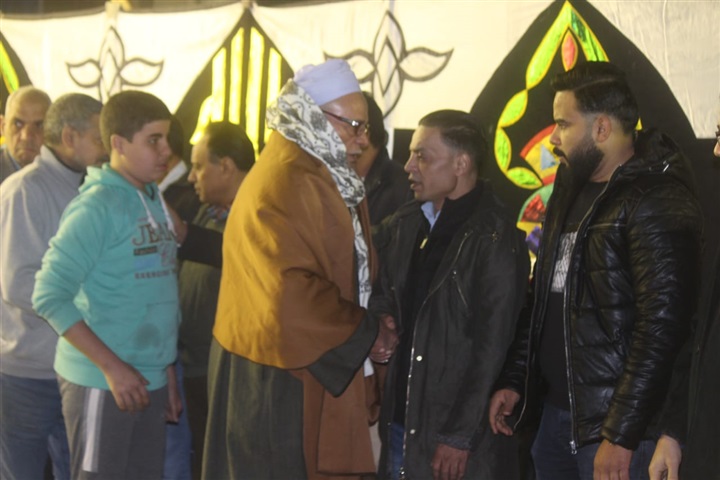 بالصور.. انتهاء عزاء والد طارق الشيخ وغياب تام لنجوم الفن الشعبي بالصور.. انتهاء عزاء والد طارق الشيخ وغياب تام لنجوم الفن الشعبي