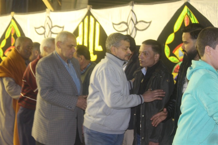 بالصور.. انتهاء عزاء والد طارق الشيخ وغياب تام لنجوم الفن الشعبي بالصور.. انتهاء عزاء والد طارق الشيخ وغياب تام لنجوم الفن الشعبي