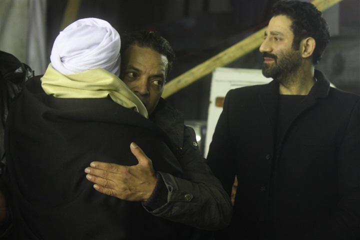 بالصور.. انتهاء عزاء والد طارق الشيخ وغياب تام لنجوم الفن الشعبي بالصور.. انتهاء عزاء والد طارق الشيخ وغياب تام لنجوم الفن الشعبي