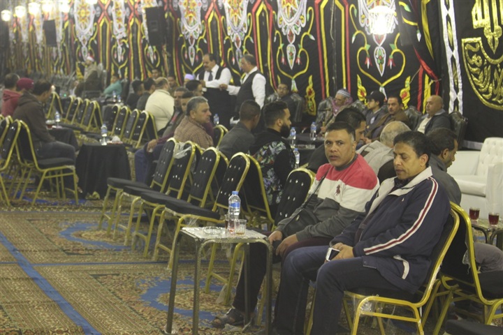 بالصور.. انتهاء عزاء والد طارق الشيخ وغياب تام لنجوم الفن الشعبي بالصور.. انتهاء عزاء والد طارق الشيخ وغياب تام لنجوم الفن الشعبي