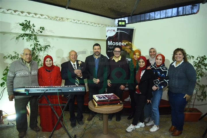 بعد عزف.. مقطوعته في حفل الجولدن جلون تكريم هاني شنودة عن مشواره الفني "صور" بعد عزف.. مقطوعته في حفل الجولدن جلون تكريم هاني شنودة عن مشواره الفني "صور"