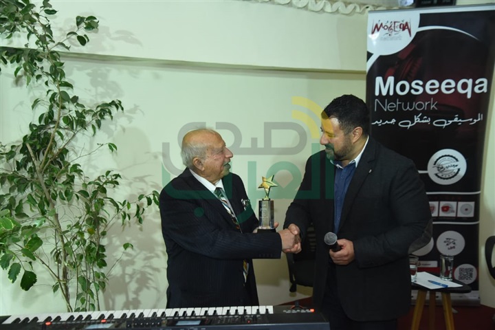 بعد عزف.. مقطوعته في حفل الجولدن جلون تكريم هاني شنودة عن مشواره الفني "صور" بعد عزف.. مقطوعته في حفل الجولدن جلون تكريم هاني شنودة عن مشواره الفني "صور"