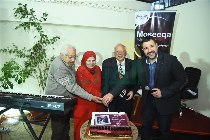 بعد عزف.. مقطوعته في حفل الجولدن جلون تكريم هاني شنودة عن مشواره الفني "صور" بعد عزف.. مقطوعته في حفل الجولدن جلون تكريم هاني شنودة عن مشواره الفني "صور"