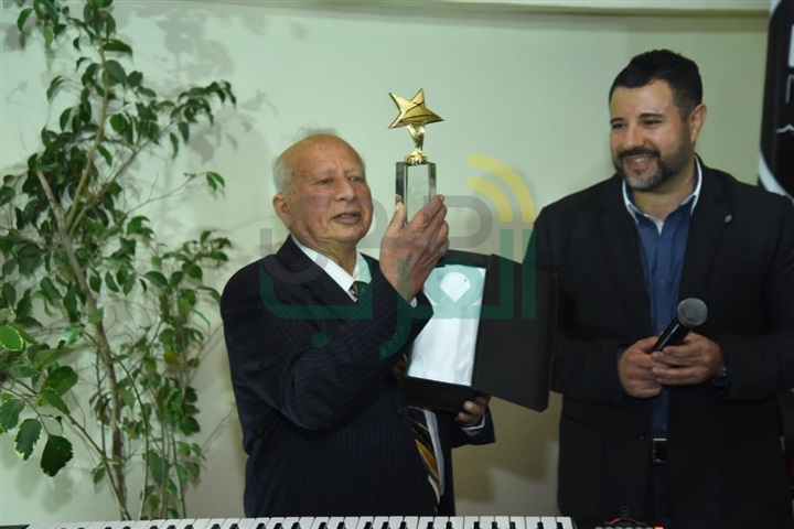 بعد عزف.. مقطوعته في حفل الجولدن جلون تكريم هاني شنودة عن مشواره الفني "صور" بعد عزف.. مقطوعته في حفل الجولدن جلون تكريم هاني شنودة عن مشواره الفني "صور"