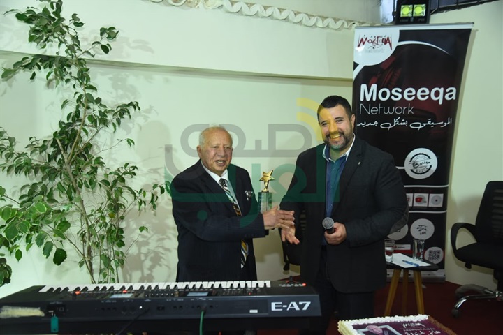 بعد عزف.. مقطوعته في حفل الجولدن جلون تكريم هاني شنودة عن مشواره الفني "صور" بعد عزف.. مقطوعته في حفل الجولدن جلون تكريم هاني شنودة عن مشواره الفني "صور"