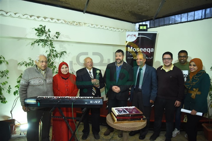 بعد عزف.. مقطوعته في حفل الجولدن جلون تكريم هاني شنودة عن مشواره الفني "صور" بعد عزف.. مقطوعته في حفل الجولدن جلون تكريم هاني شنودة عن مشواره الفني "صور"