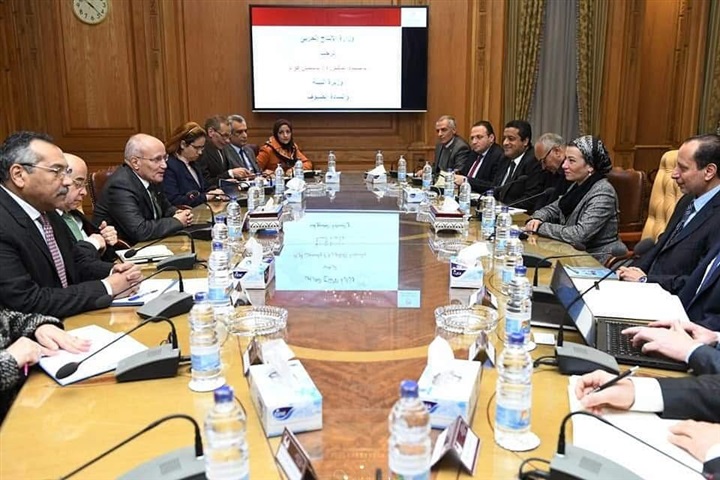 العصار وفؤاد يناقشان مع شركة سعودية تنفيذ مشروع لتحويل المخلفات إلى طاقة العصار وفؤاد يناقشان مع شركة سعودية تنفيذ مشروع لتحويل المخلفات إلى طاقة