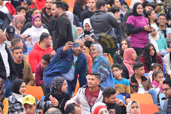 بالصور.. تامر حسني وبهاء سلطان يشعلان حفل عيد الحب باستاد القاهره 