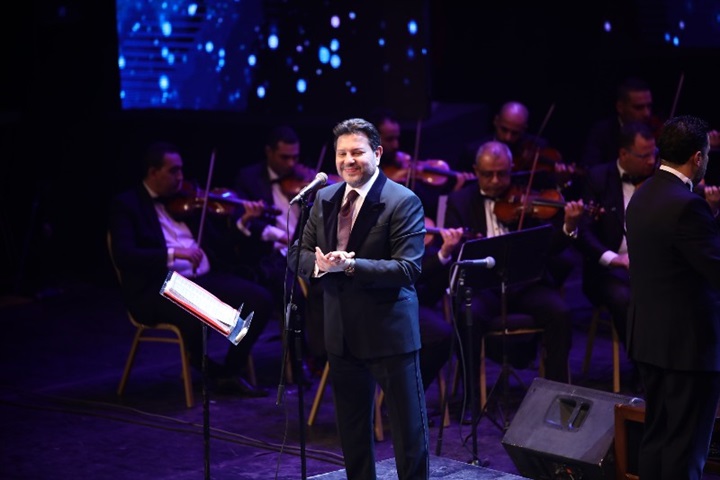 بالصور.. هاني شاكر يطرب الحضور بحفل عيد الحب بدار الأوبرا المصريه بالصور.. هاني شاكر يطرب الحضور بحفل عيد الحب بدار الأوبرا المصريه
