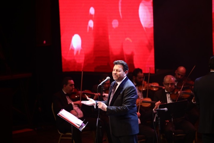 بالصور.. هاني شاكر يطرب الحضور بحفل عيد الحب بدار الأوبرا المصريه بالصور.. هاني شاكر يطرب الحضور بحفل عيد الحب بدار الأوبرا المصريه