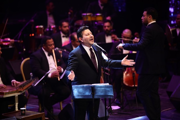 بالصور.. هاني شاكر يطرب الحضور بحفل عيد الحب بدار الأوبرا المصريه بالصور.. هاني شاكر يطرب الحضور بحفل عيد الحب بدار الأوبرا المصريه