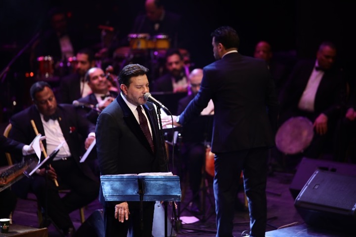 بالصور.. هاني شاكر يطرب الحضور بحفل عيد الحب بدار الأوبرا المصريه بالصور.. هاني شاكر يطرب الحضور بحفل عيد الحب بدار الأوبرا المصريه