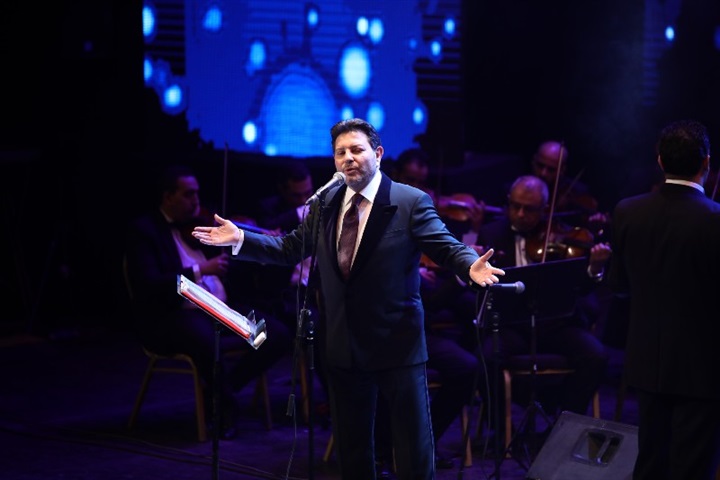 بالصور.. هاني شاكر يطرب الحضور بحفل عيد الحب بدار الأوبرا المصريه بالصور.. هاني شاكر يطرب الحضور بحفل عيد الحب بدار الأوبرا المصريه