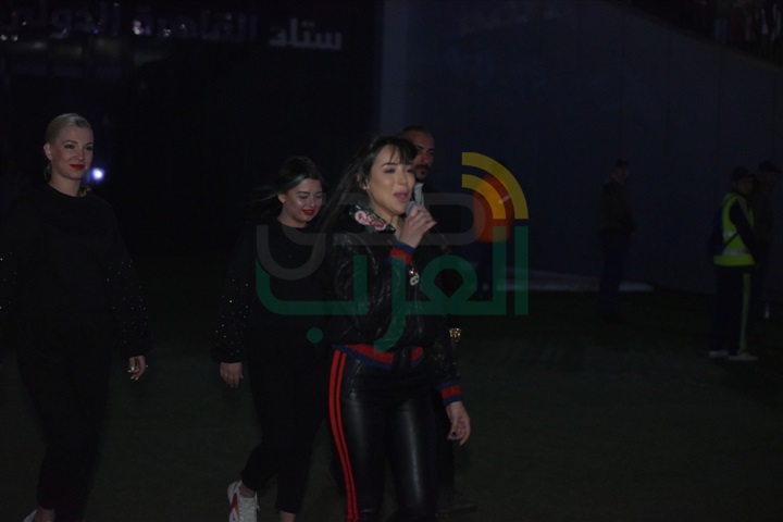 بالصور.. بهاء سلطان يتألق في أقوى حفلات عيد الحب باستاد القاهرة وسط الآلاف