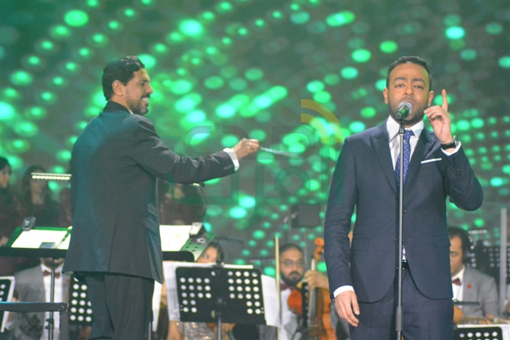 بالصور.. تامر عاشور يتألق في حفل عيد الحب على مسرح كايرو شو بالقاهرة الجديدة بالصور.. تامر عاشور يتألق في حفل عيد الحب على مسرح كايرو شو بالقاهرة الجديدة