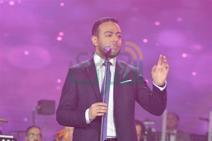 بالصور.. تامر عاشور يتألق في حفل عيد الحب على مسرح كايرو شو بالقاهرة الجديدة بالصور.. تامر عاشور يتألق في حفل عيد الحب على مسرح كايرو شو بالقاهرة الجديدة