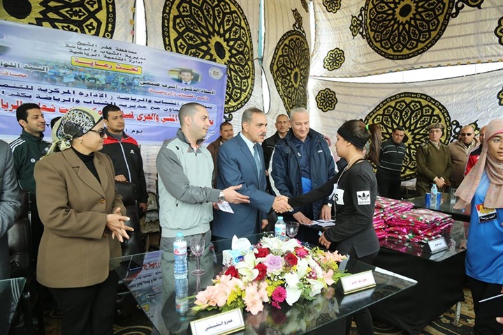 محافظ كفر الشيخ  يكرم الفائزين في ماراثون الجري